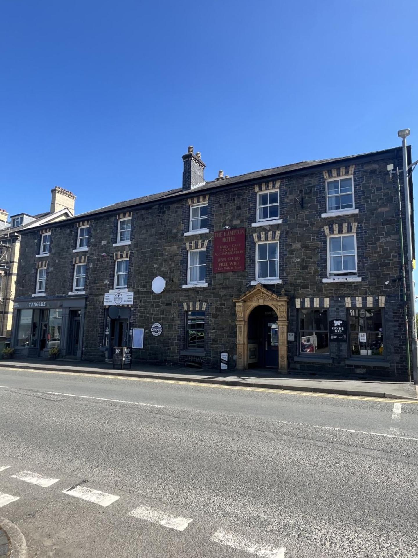 Hampton Hotel & Restaurant Llandrindod Wells Exterior photo