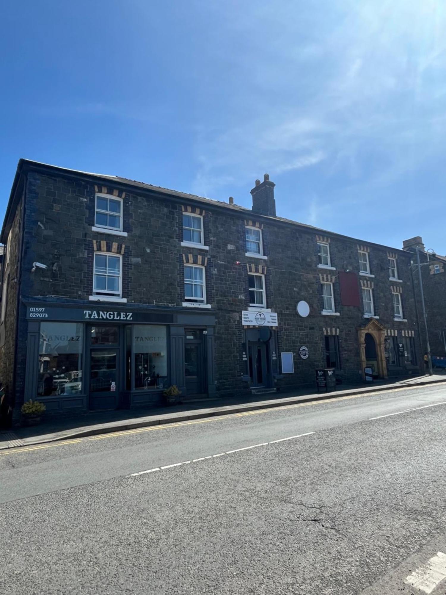 Hampton Hotel & Restaurant Llandrindod Wells Exterior photo
